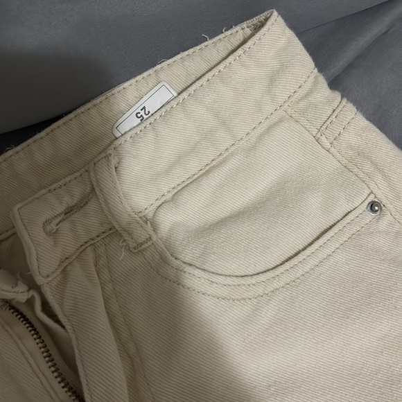 Cream coloured jeans - Picture 3 of 4